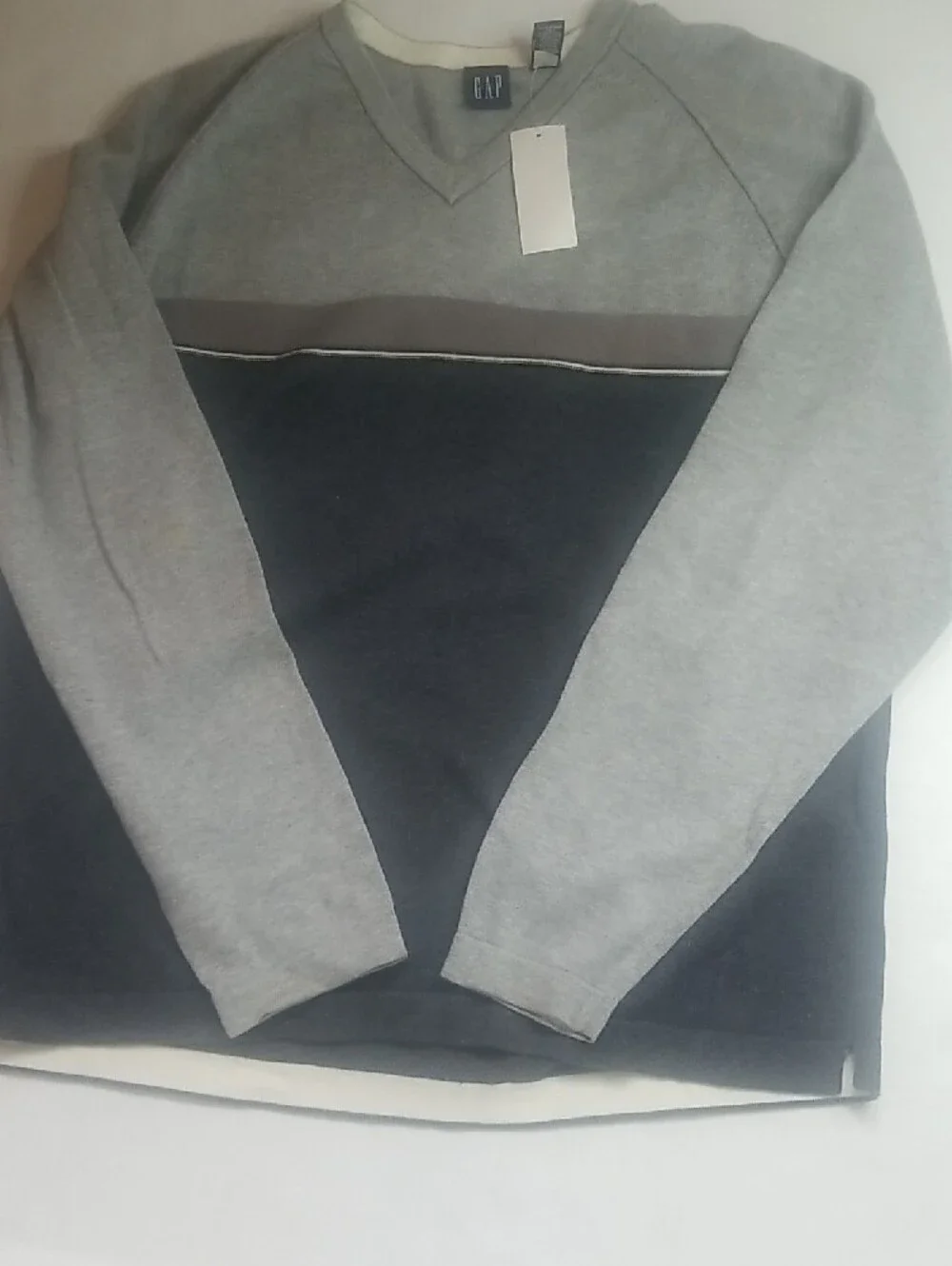 GAP Men’s Gray Two-Tone V-Neck Sweater with Charcoal Panel